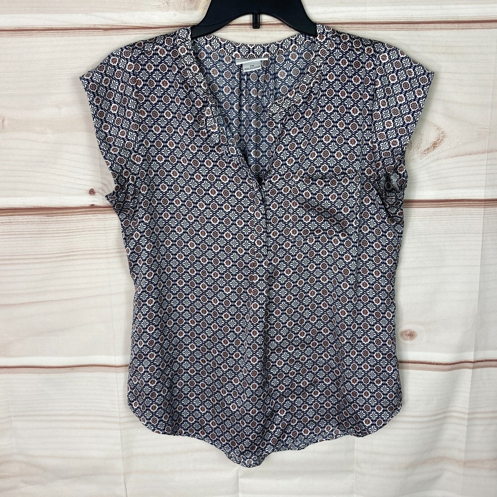 Liz Claiborne Top Womens PM Blue White Geometric Blouse Cap Sleeve 1/2 Button